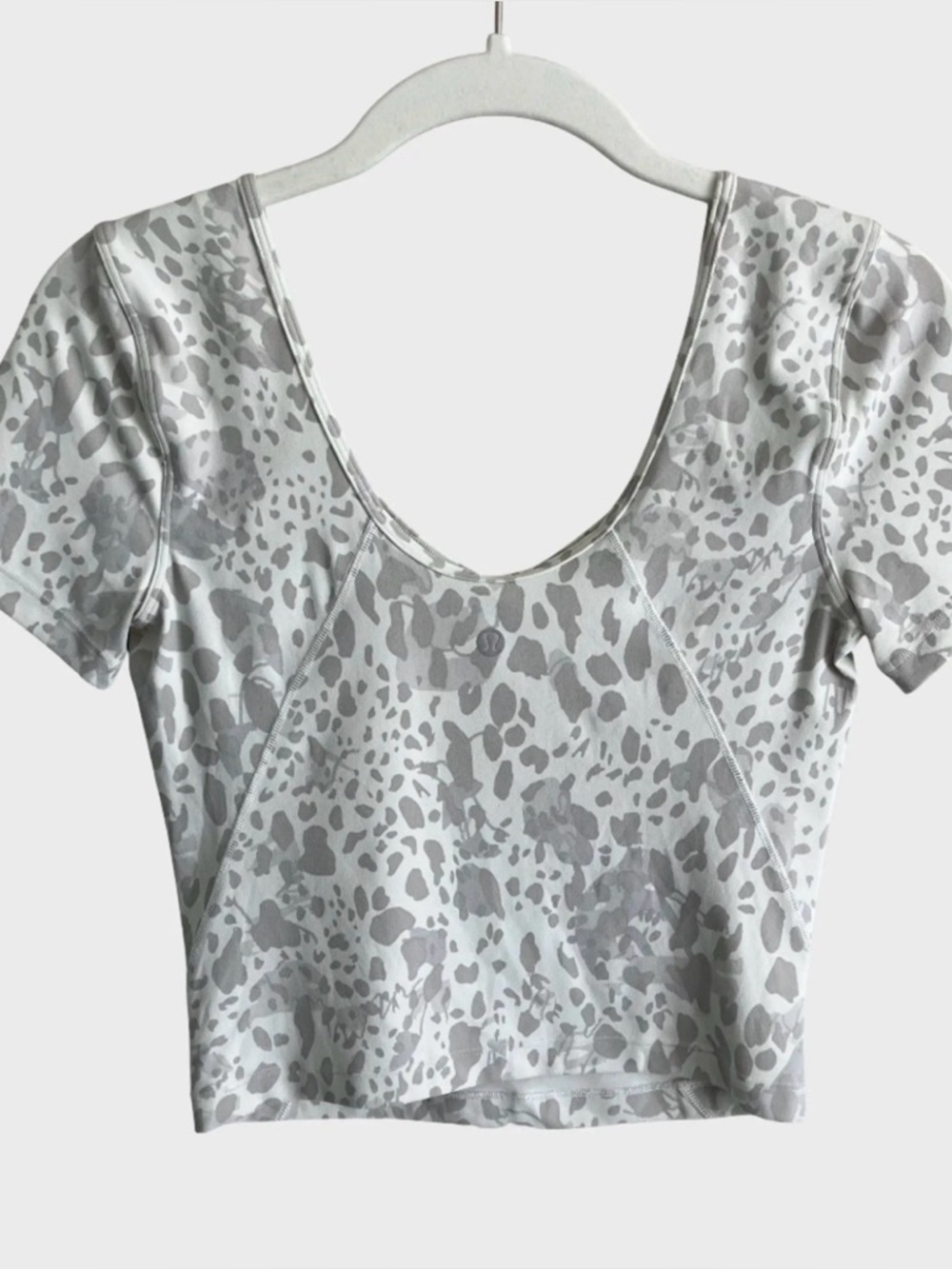 Lululemon Cropped Athletic Top Grey Print Workout Athleisure Size [6]